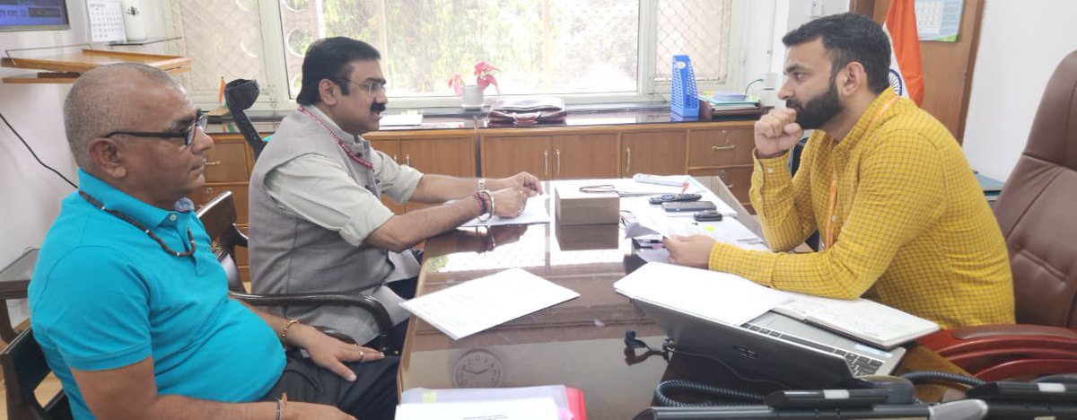 Drajeetgopchade's tweet image. आज माननीय श्रीमान जे.पी. नड़ड़ा साहब
माननीय आरोग्यमंत्री महोदय के सचिव औशुतोषजी  गर्ग या मिलकर 
निवेदन दिया.नांदेड़ की आबादी काफी है, जिसमें बड़ी संख्या में केंद्रीय सरकार के कर्मचारी, पेंशनभोगी और उनके परिवार शामिल हैं, जिन्हें CGHS द्वारा प्रदान की जाने वाली गुणवत्तापूर्ण…