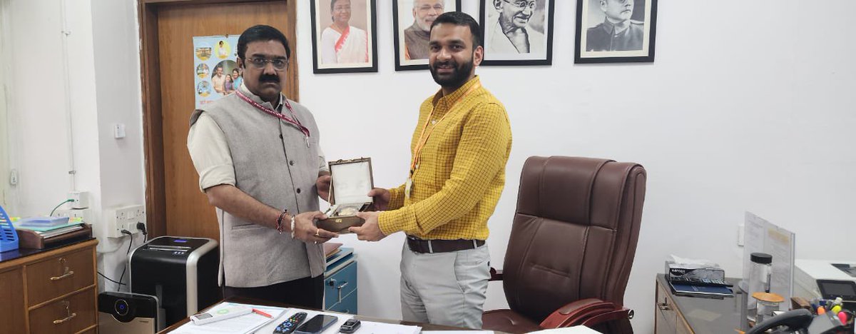 Drajeetgopchade's tweet image. आज माननीय श्रीमान जे.पी. नड़ड़ा साहब
माननीय आरोग्यमंत्री महोदय के सचिव औशुतोषजी  गर्ग या मिलकर 
निवेदन दिया.नांदेड़ की आबादी काफी है, जिसमें बड़ी संख्या में केंद्रीय सरकार के कर्मचारी, पेंशनभोगी और उनके परिवार शामिल हैं, जिन्हें CGHS द्वारा प्रदान की जाने वाली गुणवत्तापूर्ण…