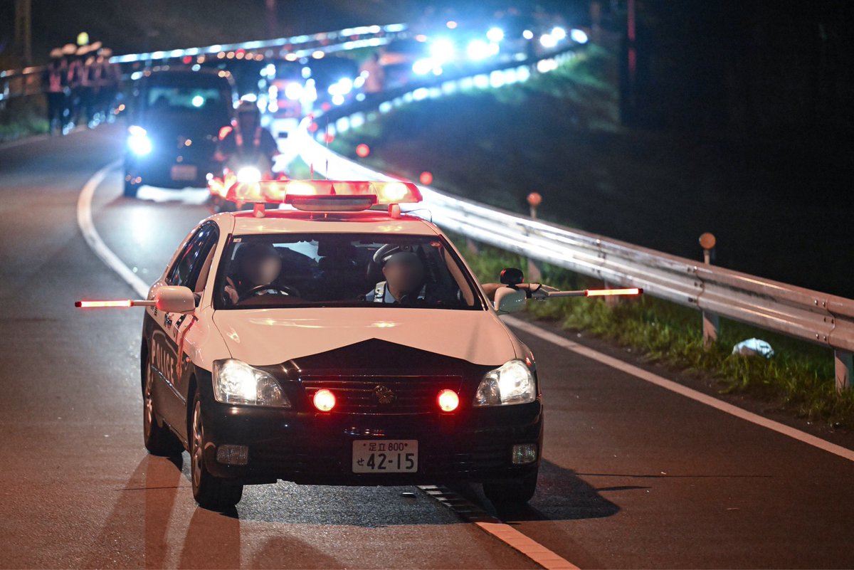 PRS_220's tweet photo. 2024/7/24
「葛飾花火大会に伴う雑踏警備」
東京都と千葉県の県境での花火大会が開催され千葉県警のパトカーが東京都へ入る姿も見られました
お話してくださった優しい警察官の方ありがとうございました https://t.co/RuzDPJn01b