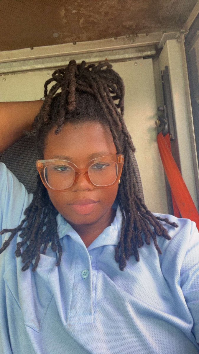 DEJ_2MUCH's tweet photo. ♥️rainy days
@ZeeloolOptical
#locs #BLACK #zeeloo #maillady https://t.co/Nv3y6ttFwZ