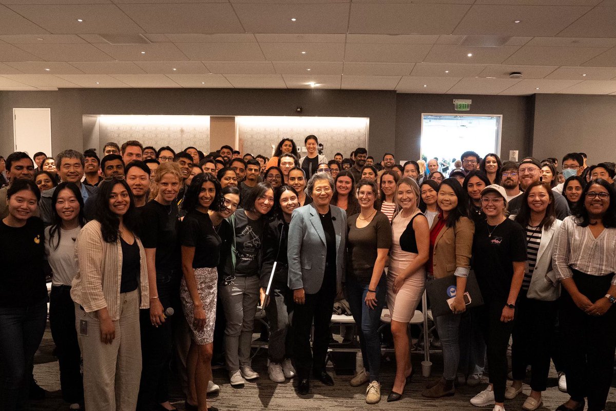 LisaSu's tweet photo. Great spending time with the @Tesla team talking about AI, leadership and more!   Proud to partner with such an amazing team!  Thanks for the invite! https://t.co/wQKBVhnc7M