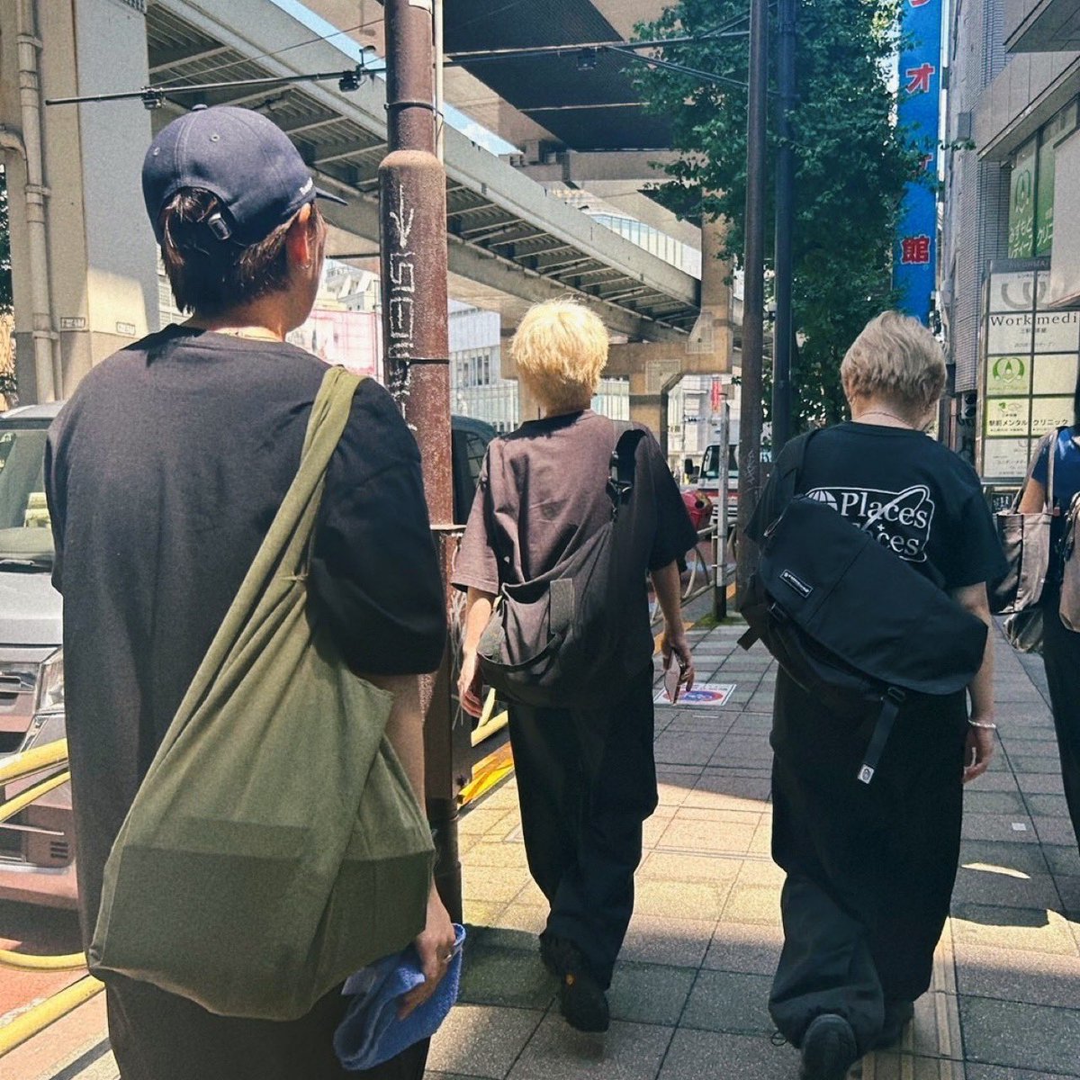 yo_yo_yotsu's tweet photo. なんも言ってないのに全身黒が被る感じとか、さらっと初めまして終えてる感じとか、『ごん暑い』とか(？) https://t.co/yRCCojuiRb