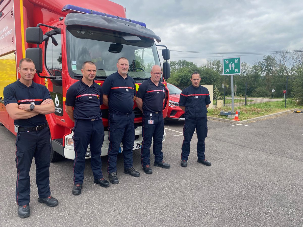 #JeuxOlympiquesEtParalympiques2024
Les pompiers mosellans sont mobilisés pour renforcer les forces de sécurité civile dans la couronne parisienne.
Les premiers départs ont eu lieu ce matin et s’échelonneront jusqu’en septembre.
Merci à nos sapeurs-pompiers pour leur engagement