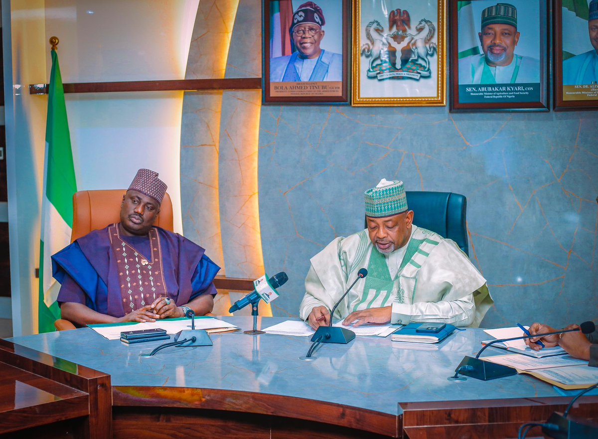 SenatorAKyari's tweet image. I engaged in a strategic meeting with the leadership team from Origin Tech Group (@Origintechng) to advance the Greener Hope National Agricultural Development Program.

This crucial initiative, a collaborative effort between the Federal Ministry of Agriculture and Food Security…