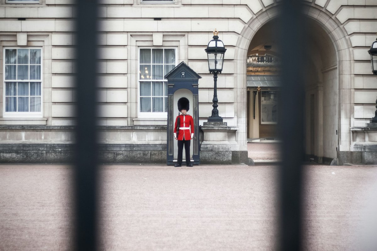 Upgrades at Buckingham Palace draw praise from spending watchdog - that's good for the sector generally (probably a good FM in there somewhere...) nao.org.uk/press-releases…