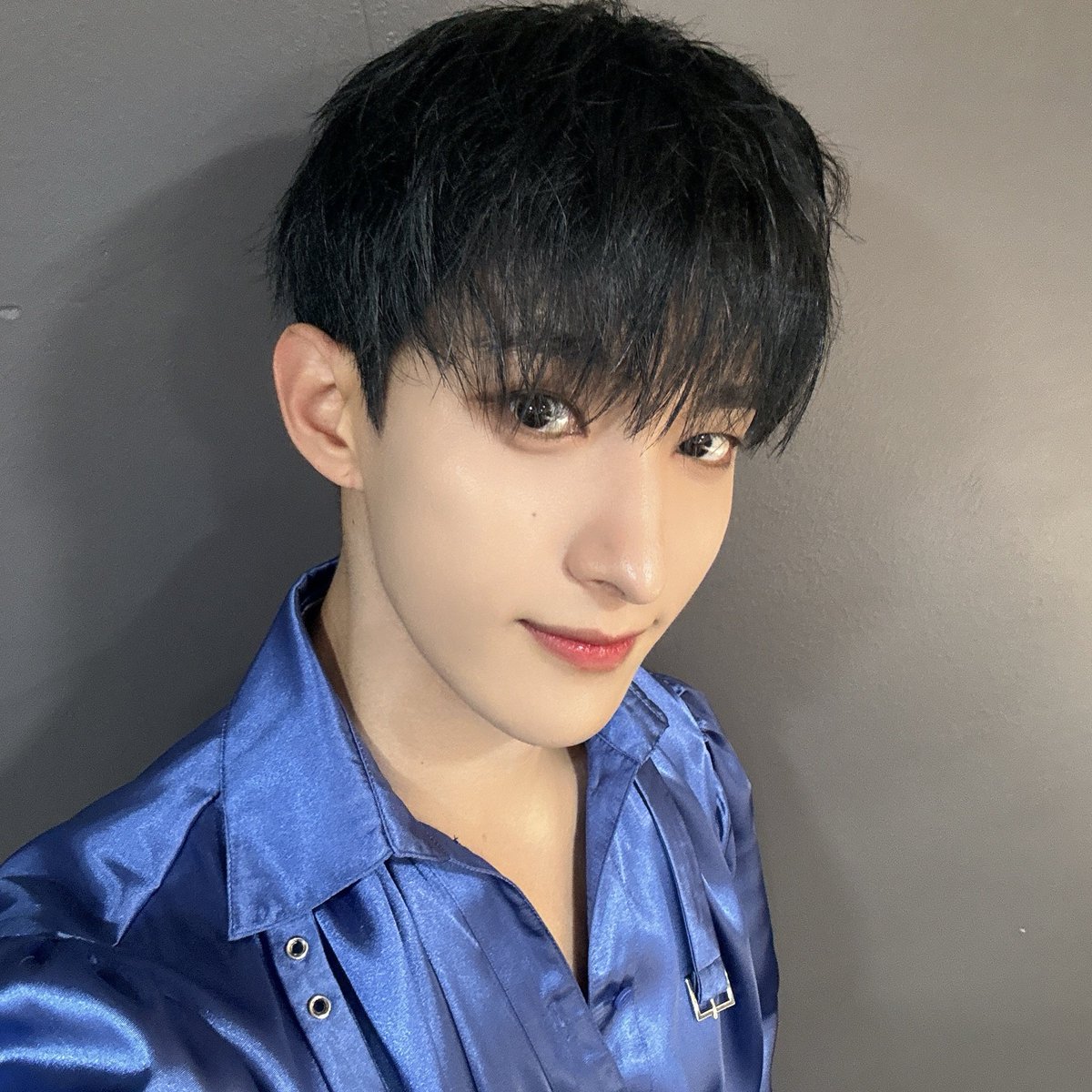 강아지이이고생했어요💕💕💕 
이틀동안 너무너무 잘해줬고 덕분에 행복했어
모든 무대 다 좋았구 짱이었어요 푹쉬어요🫳🏻🫳🏻