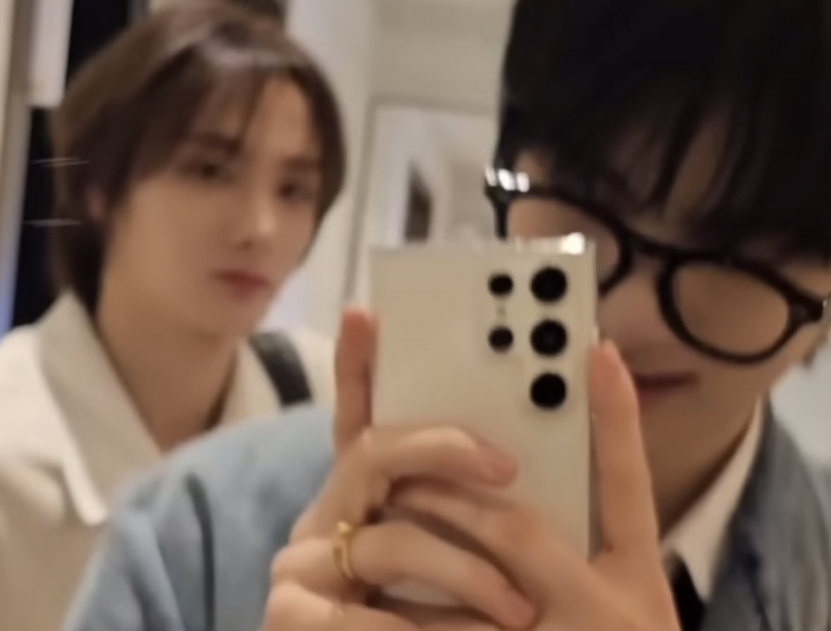 taesanbsd's tweet image. han taesan #minivlog moodboard 🎧🐈‍⬛❤️👓