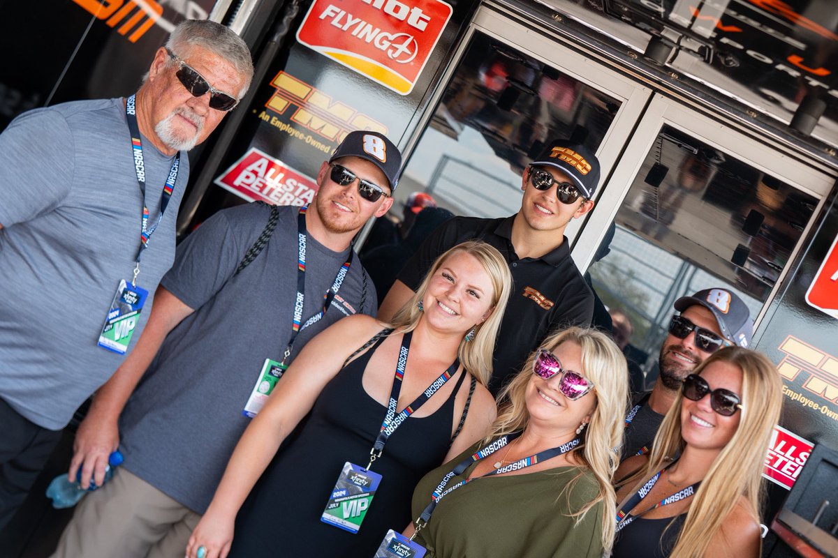 Great weekend in Indy with the <a href="/GldnHarvest/">Golden Harvest Seeds</a> crew! Thanks for coming out and for all your support 💪