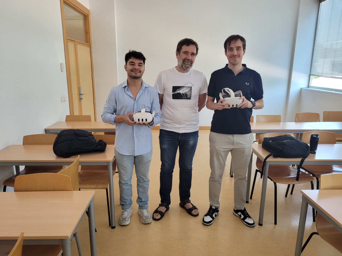 Obijuan_cube's tweet image. ¡Enhorabuena a los nuevos ingenieros Enrique Estebaranz y Jose Antonio Bejarano! Han defendido hoy en la @EIF_URJC sus Trabajos Fin de Grado sobre realidad virtual, tutelados por @jgbarah
Información publicada en abierto:
jabejarano.github.io
enriqueestebaranz.github.io/EnriqueEstebar…