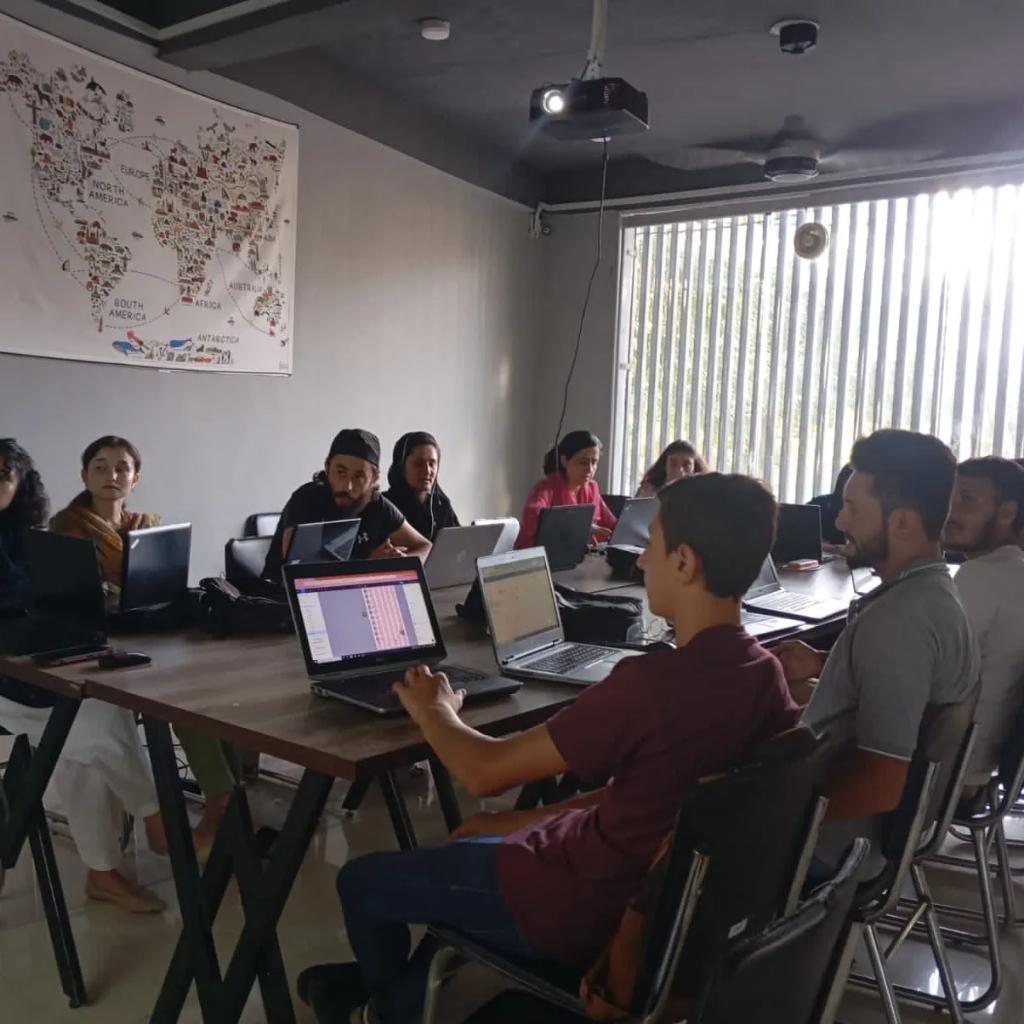 SDATecHub's tweet image. Highlights from the UX/UI Designing Program. 

#SSDP #uxui #designing #sdatechhub