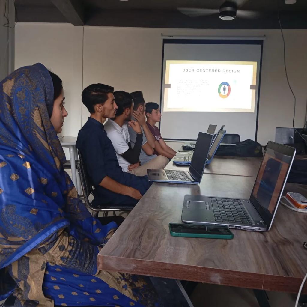 SDATecHub's tweet image. Highlights from the UX/UI Designing Program. 

#SSDP #uxui #designing #sdatechhub