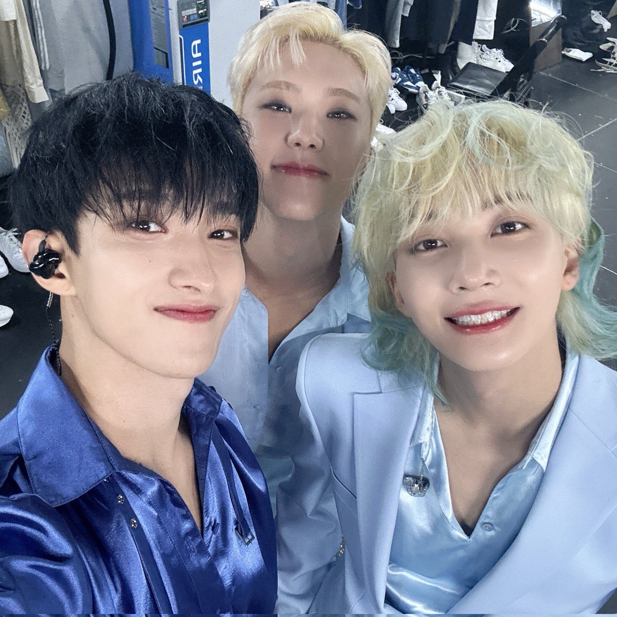 푱 tweet media