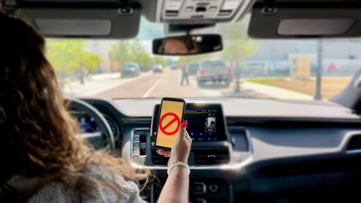 StCloudPD's tweet photo. π΅ Thanks to a $27,000 @MyFDOT grant, we are conducting a series of #distracteddriver operations, designed to discourage the use of cellphones and to reinforce safe driving habits β ultimately reducing distracted driving crashes and injuries. https://t.co/TEZXdes7kx