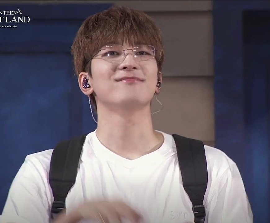 PrincesMei1's tweet photo. WELCOME TO SVT CARATLAND D2
Wonwoo look so extra cute today again 
#WONWOO
#캐럿랜드의_지휘에_맞춰
#SVTinCARATLAND2024
@pledis_17 https://t.co/zkyXBIsRWh