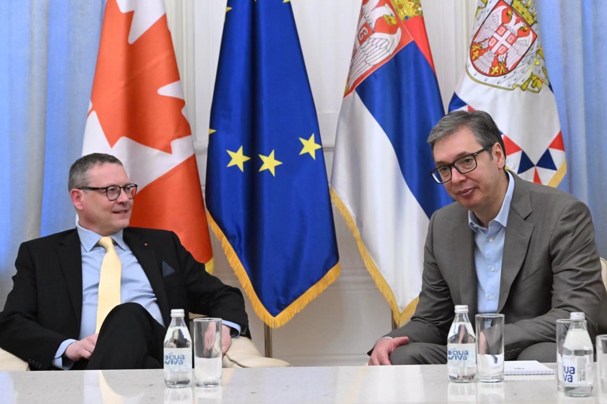 CanadaSerbie's tweet photo. L'ambassadeur Norman 🇨🇦 a eu une réunion d'adieu avec le président serbe Vučić @predsednikrs  🇷🇸. Nous sommes fiers du partenariat entre le #Canada et la #Serbie et nous souhaitons ardemment voir se poursuivre cette collaboration bilatérale et ses développements dans le futur. 🤝 https://t.co/4y3cp6Y2zj