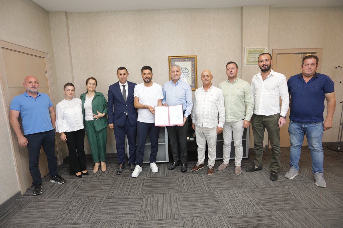 Ferizli ilçemizde hayata geçireceğimiz Sakarya Otomotiv ve Metal İhtisas Organize Sanayi Bölgemizin (SOMİ OSB) altyapı yapım işinde ihaleyi kazanan Danış Yapı ile anlaşmamızı imzaladık. 

İlimiz ve ülkemiz için hayırlı olmasını diliyorum. Allah utandırmasın.