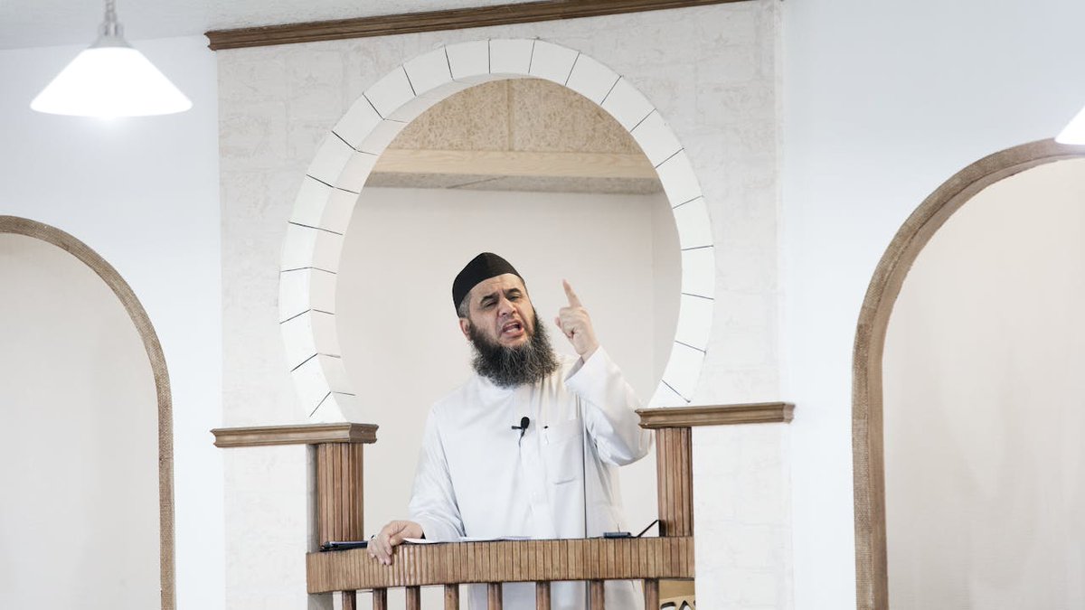 Deres imam lærte kvinder om stening og pisk for utroskab – nu samler moske penge ind som en kvindeforening nyheder.tv2.dk/samfund/2024-0…