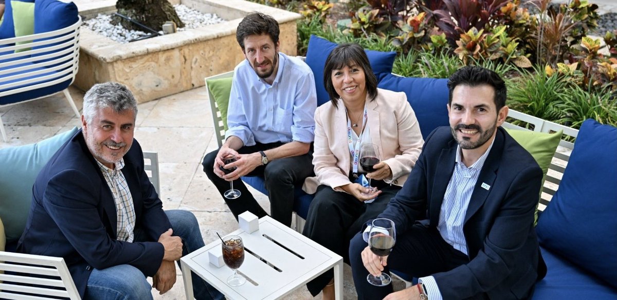 sip_oficial's tweet photo. 🥂🎉¡Agradecemos a @dosunos por el cóctel de bienvenida en #SIPConnect2024!
Les compartimos algunas fotos del evento 📸
🔗 https://t.co/n1cyXFRJv0 https://t.co/PZPr9g7Bn6