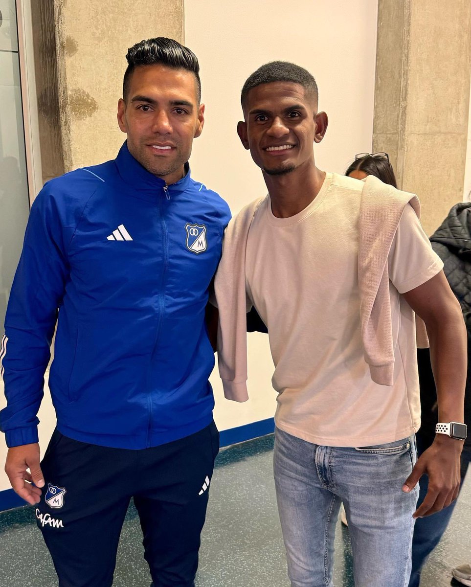 Dandycholes's tweet photo. Dos del tigre 🐅 hoy 
y sale pa’ pintura  @FALCAO https://t.co/PcZ0DGIV7q