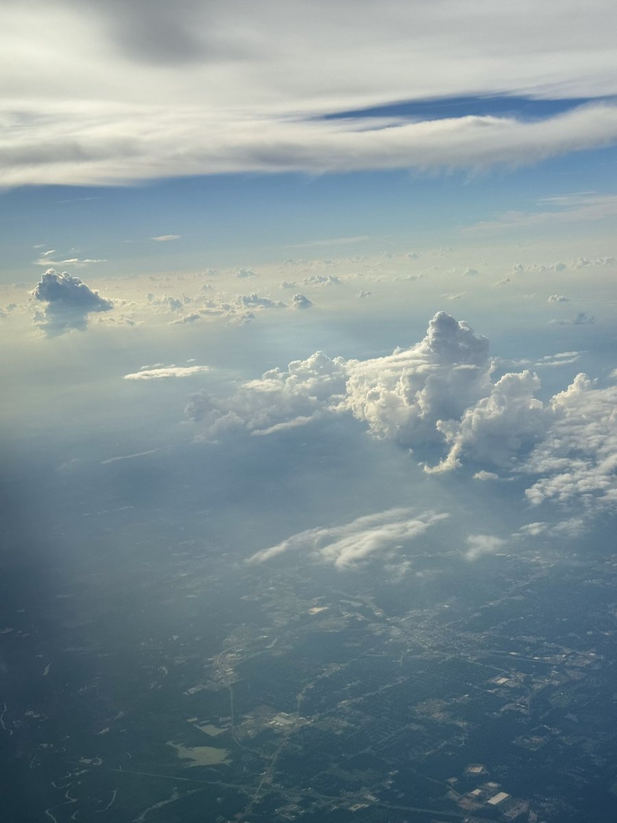 young_keith15's tweet image. #OSOM ✈️⛰️🌏❤️‍🔥