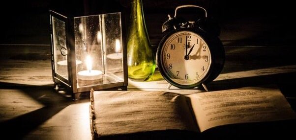 . ➺┊😔↷ . ➺

َ

َ

َ

               ليتنا نستطيـع إيقاف الـزمن 
            على لحظــات کنا بـها سـعداء…!