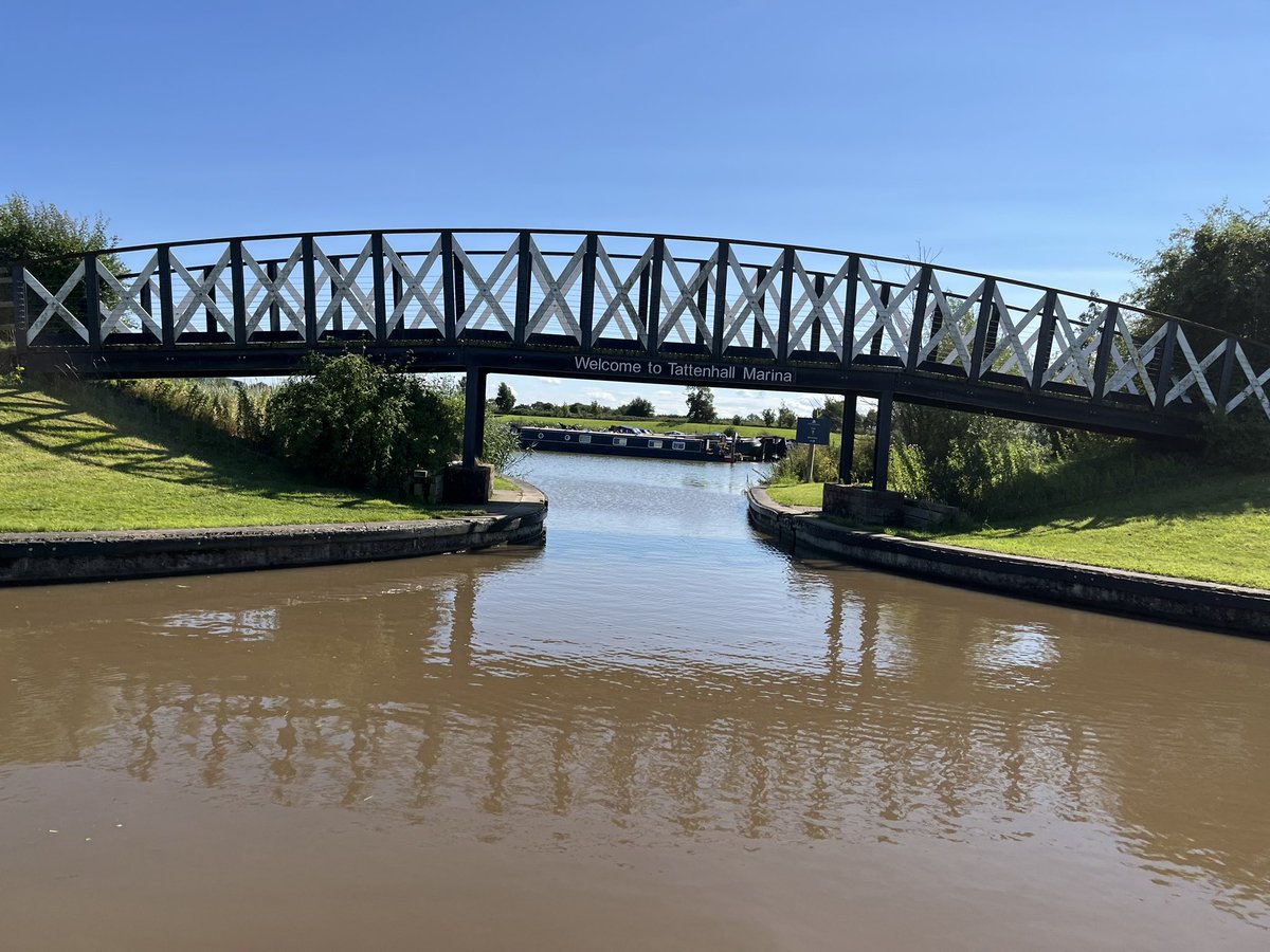 Lorna Clare tweet media