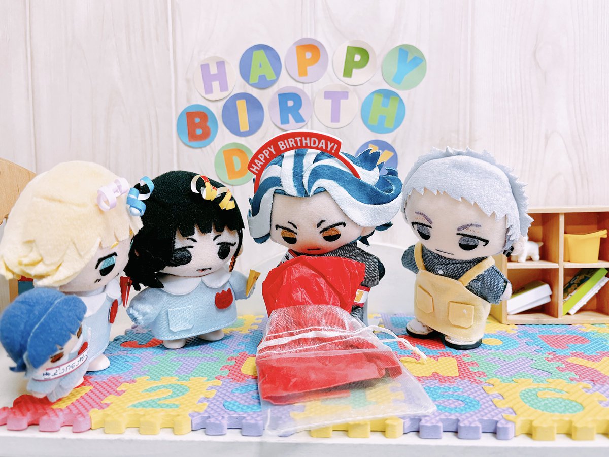 nunuinui99's tweet image. 🍯🎁「おれたちから  プレゼント」