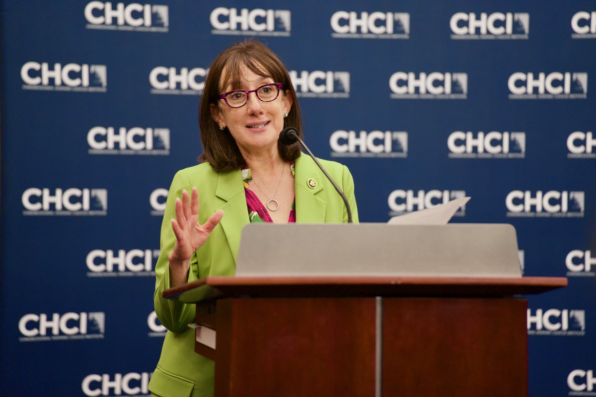 Yesterday, we celebrated our incredible Summer Congressional Interns! This cohort is made up of talented, diverse and committed leaders who represent 20 different states and Puerto Rico and 11 Hispanic heritages— and half of them are the first in their family to go to college.