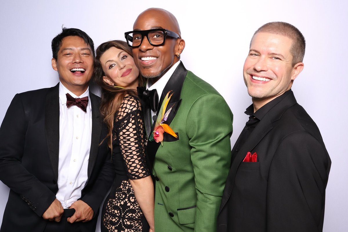 It's a #PowerRangers Lost Galaxy (unofficial) 25th anniversary reunion!
Archie Kao, Reggie Rolle, Cerina Vincent &amp; Danny Slavin got together for Reggie's wedding!
Who else would love to see something official to celebrate PRLG?

Photos from Reggie's IG: instagram.com/p/C9x9wHISyGG/