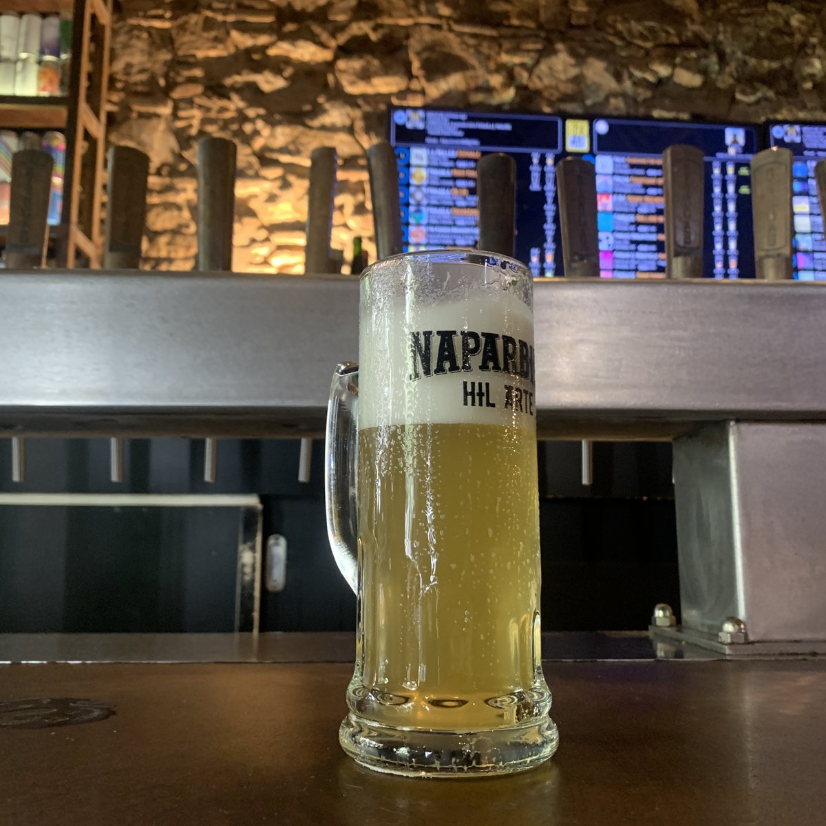 Un lager bien fresquita es quizás lo que mejor te puede sentar ahora mismo... 
biercab.com