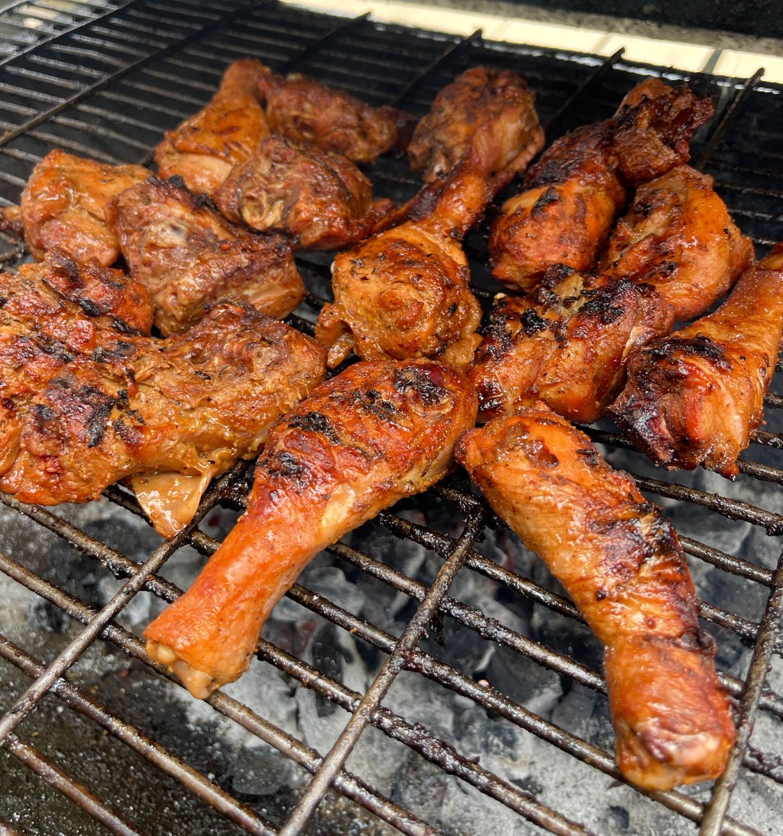 ChopsCentral's tweet photo. Have you heard? 

What we grease our chicken with is AMAZINGGGGGG 🔥🔥🔥🔥🔥 https://t.co/gM72bAW0AC