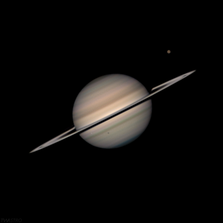 tw__astro's tweet photo. #Saturn photographed last night from home. Dione &amp; its shadow can be seen transiting the southern hemisphere - my first Saturnian moon transit! Titan also paid a visit, visible in the upper right.
#astrophotography #telescope https://t.co/zJ6GeogwYt