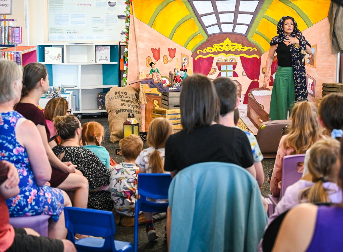 Leeds Gypsy and Traveller Exchange (@leedsgate) on Twitter photo Queenie and the Pooka comes to Bradford City Library as part of <a href="/BDCulture_/">Bradford District’s Culture</a> @spinarts1 Free to all❗️
More info - shorturl.at/hs4ZX
Shows on 26 & 27th July - Friday + Saturday. So proud to have a show made with Gypsy and Traveller young people as part of the program! Queenie and the Pooka comes to Bradford City Library as part of <a href="/BDCulture_/">Bradford District’s Culture</a> @spinarts1 Free to all❗️
More info - shorturl.at/hs4ZX
Shows on 26 & 27th July - Friday + Saturday. So proud to have a show made with Gypsy and Traveller young people as part of the program!