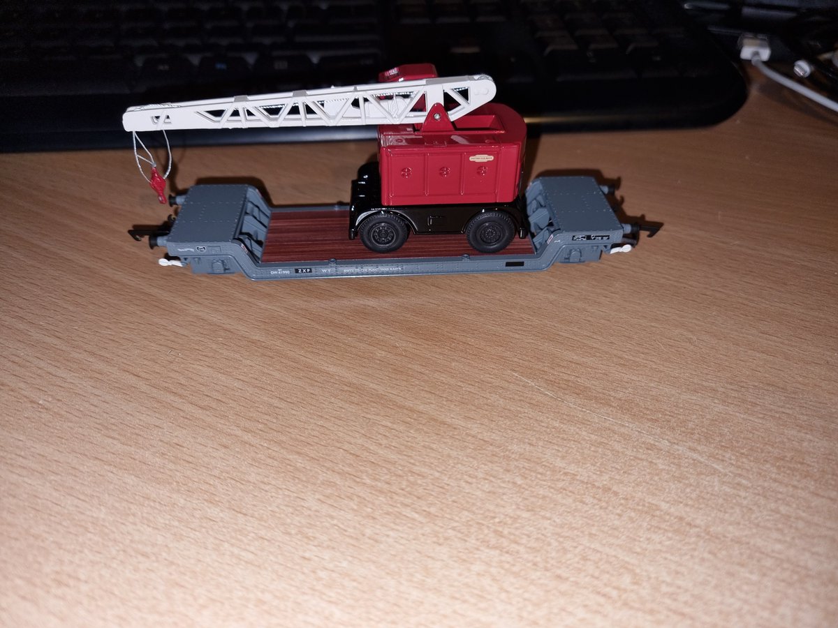 skyfire747's tweet image. Latest item for the model railway. A @hornby BR Machinery Truck - Loriot Y and BR Coles Crane. #TMRGUK #TwitterModelTrainShow