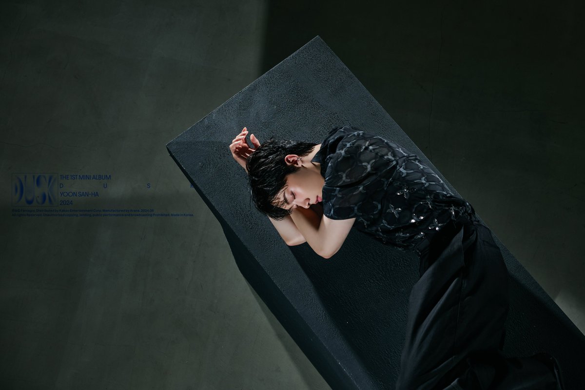 [#윤산하]
YOON SAN-HA
1st Mini Album [DUSK]

DUSK falls

#DUSK #Dive #YOONSANHA 
#아스트로 #ASTRO