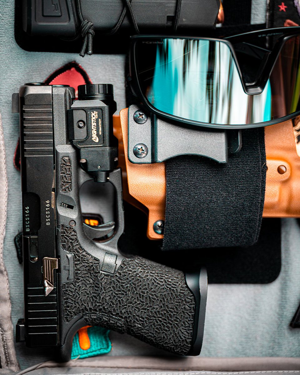 Nightstick's tweet photo. If you've got a light on one of your firearms, tag us! We'd love to see your setup.

#lifedependsonlight #weaponlight #nightstick #taclight #edc https://t.co/m9XjE88S7Y