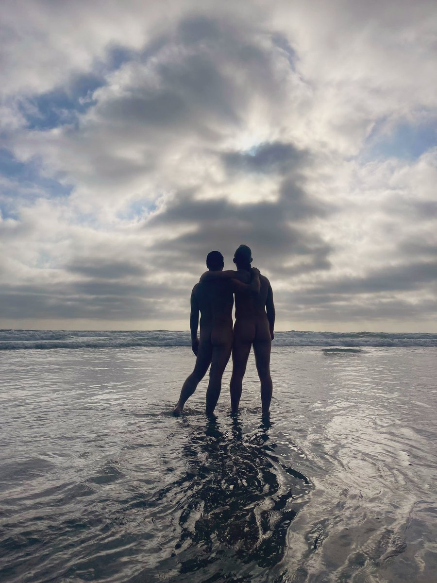 juhello2012's tweet image. Black’s Beach was perfect ❤️