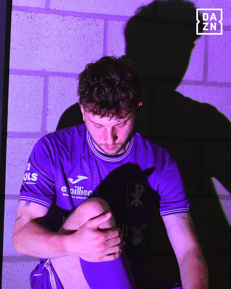 DAZN_BENL's tweet photo. OFFICIEEL | @TVloebergh tekent een contract van korte duur bij @patro_eisden! Stay tuned. 😏🟣 #GoingPro https://t.co/fZdWkZJsUe