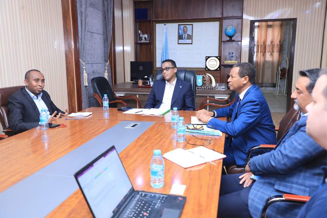 HonDrMohelmi's tweet photo. Received the @WFPsomalia country team today. Had productive discussions on enhancing our strategic partnership, particularly in the social protection sector and advancing our shared goals in serving the Somali people. https://t.co/3o1SrroprN