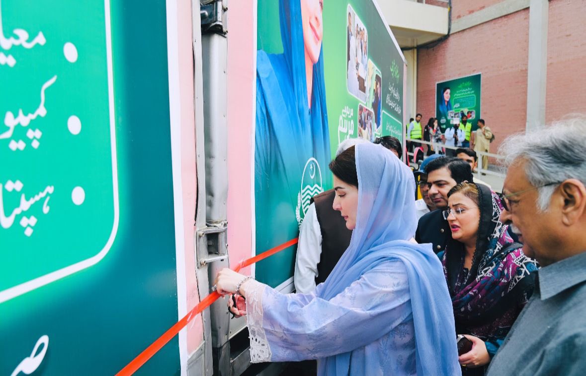 RanaSikandarH's tweet photo. Chief Minister @MaryamNSharif establishes a new paradigm in public service, bringing healthcare directly to the people's doorstep with unparalleled dedication! CM inaugurates Pakistan's largest state-of-the-art medicine warehouse facility, featuring an unprecedented capacity of over 17 billion medicines & equipment. This visionary initiative revolutionizes access to healthcare by providing free medicines at district hospitals. This is public service par excellence!
