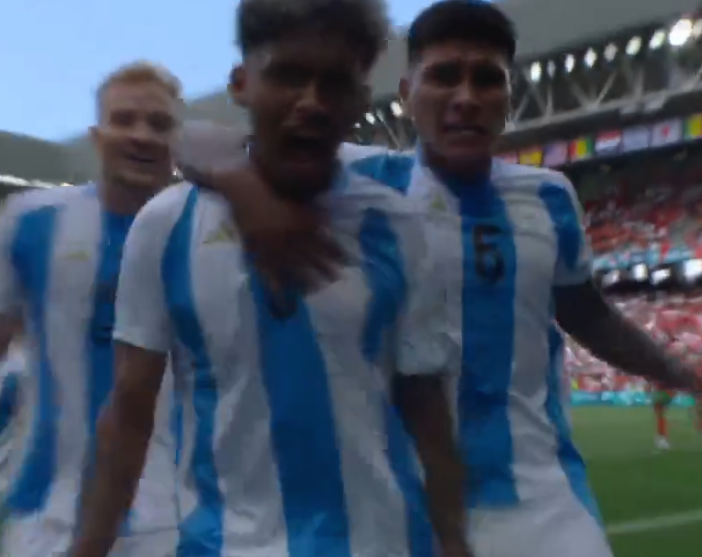 DiarioOle's tweet photo. HACÉ TIEMPO DALE, HACÉ TIEMPO 

GOOOOOOOLLLLLLL https://t.co/KHE3S8WRkX