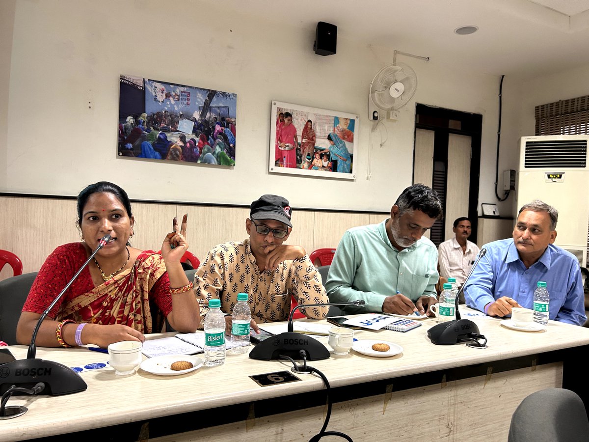 dwcdmp's tweet photo. 'सिर्फ मां की नहीं, पिता की भी जिम्मेदारी' - 1 से 7 अगस्त तक विश्वभर में मनाए जाने वाले स्तनपान सप्ताह की तैयारी के लिए महिला एवं बाल विकास विभाग द्वारा इन्फ्लुएंसर्स मीट का किया गया आयोजन
#worldbreastfeedingweek2024
#influencers
#meetforchange
@MinistryWCD @NirmalaBhuria https://t.co/MCWrFObZby