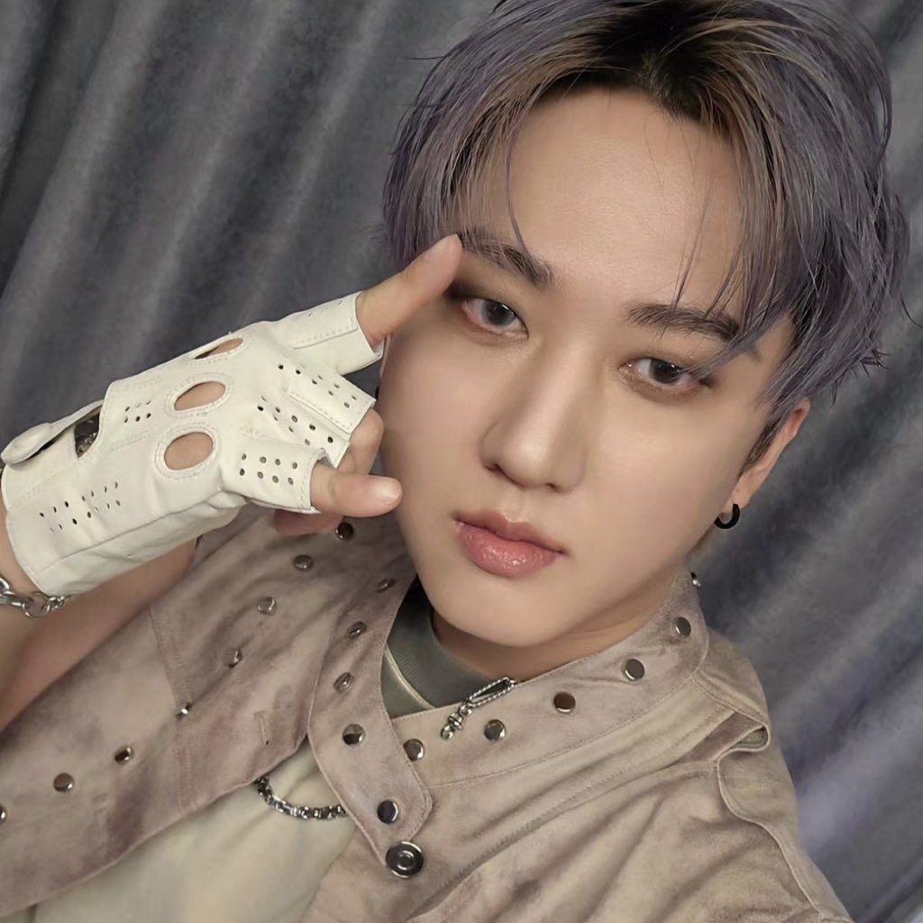 httpsnari's tweet image. naribin 🤍ྀི 

#SSD #StaySelcaDay #CHANGBIN #창빈 #skz #StrayKids #스트레이키즈