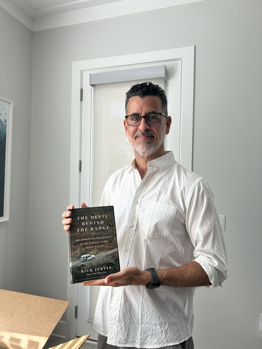 MrRJervis's tweet image. Big Day: Received early copies of my first book, THE DEVIL BEHIND THE BADGE. Four years of hard work & persistence packaged in a 296-page hardcover book. Out Aug. 6. Link in bio. #firstbookvibes