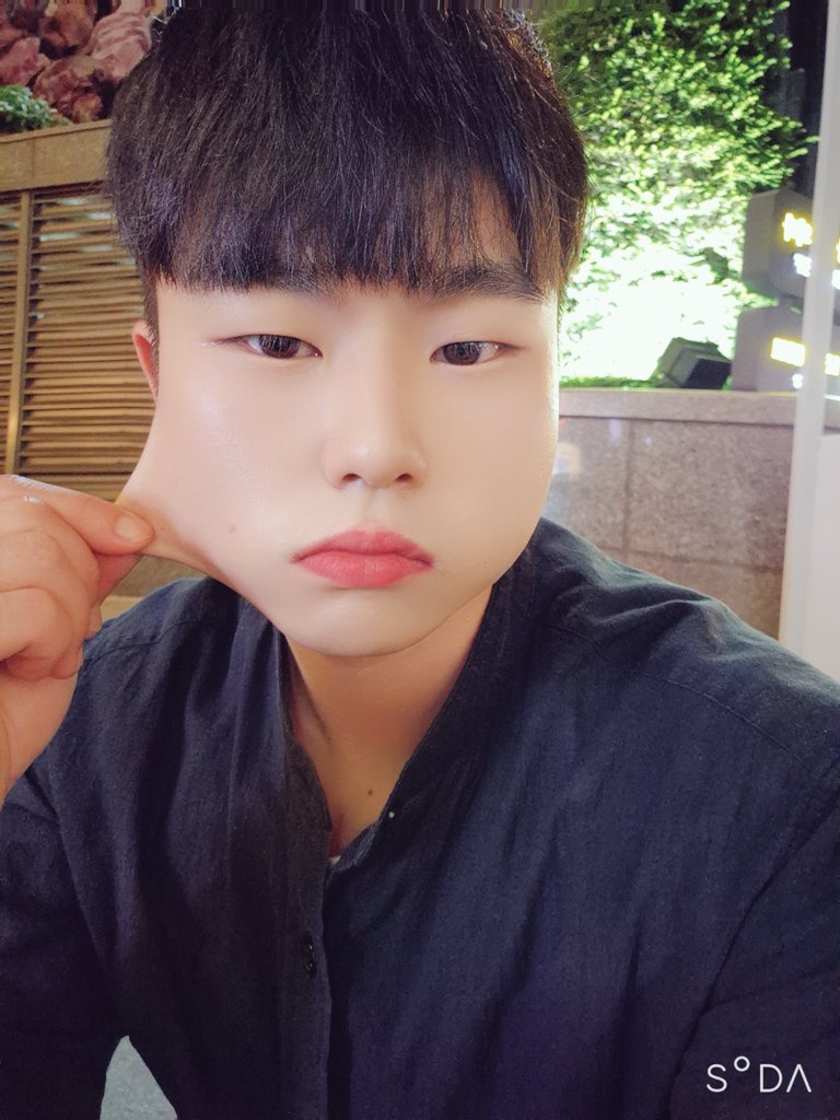 alstjddyd12's tweet photo. @1han_4 애기기다리는중~ https://t.co/iPaHqWGw2Y