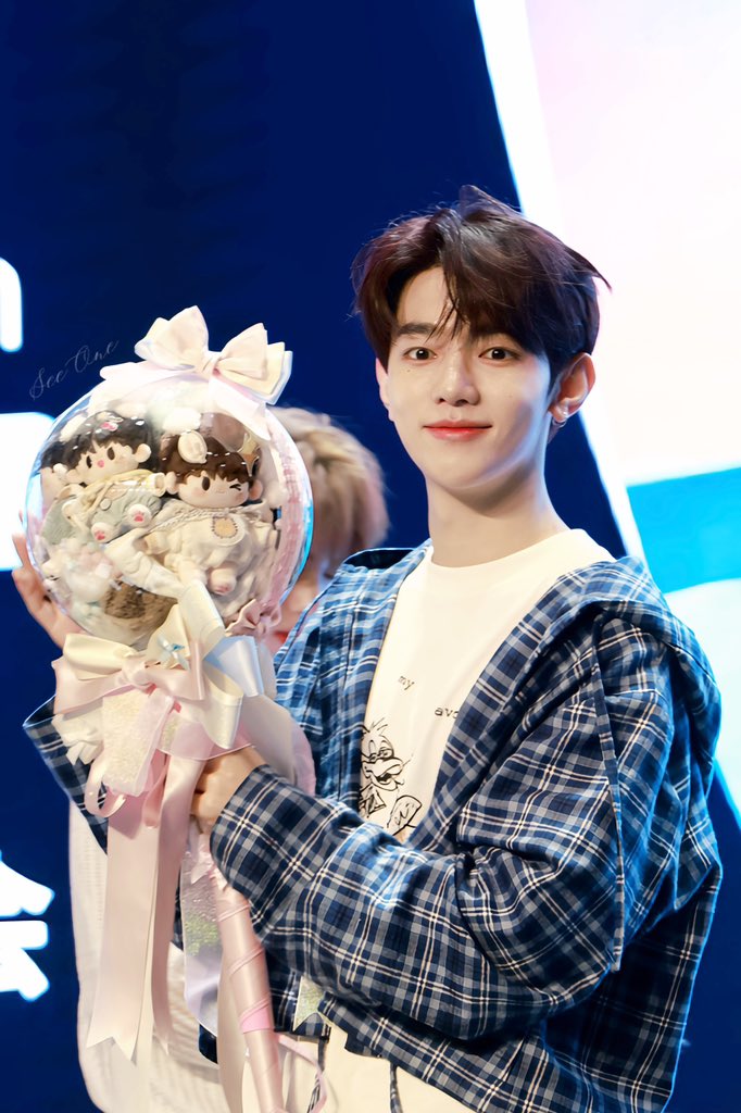 SeeOne1325's tweet photo. 240725 HBD🎂

하오야🩵
생일 축하해💝

#장하오 #章昊 #ZHANGHAO
#HAPPYHAODAY
#제로베이스원 #ZEROBASEONE #ZB1 https://t.co/gL6Mze39cw