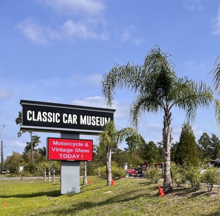 BSSigns1's tweet image. Let B&amp;amp;S Signs bring your vision to life with our creative sign designs. Our team of experts will work with you to create a sign that reflects your brand and attracts customers. Get started today! #SignDesigns #CreativeSigns #BSSigns