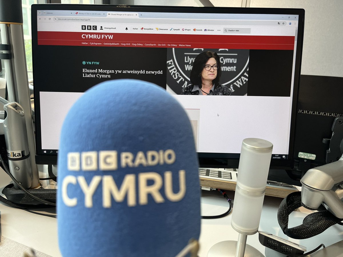 Ar #postprynhawn wrth i <a href="/Eluned_Morgan/">Eluned Morgan</a> ddod yn arweinydd Llafur Cymru y diweddara a'r ymateb gan <a href="/elliwsan/">Elliw Gwawr</a> <a href="/deianhopkin/">Deian Hopkin</a> 
Hefyd <a href="/rhodrilewis5/">Rhodri Lewis</a> â sesiwn holi gynta Syr Keir Starmer
<a href="/elen_hannah/">Elen Davies</a> <a href="/owen_garry/">Garry Owen</a> a <a href="/SteffMess/">Steffan Messenger</a> sydd â'r diweddara o'r Sioe 
<a href="/BBCRadioCymru/">Radio Cymru</a> <a href="/BBCSounds/">BBC Sounds</a> 1700