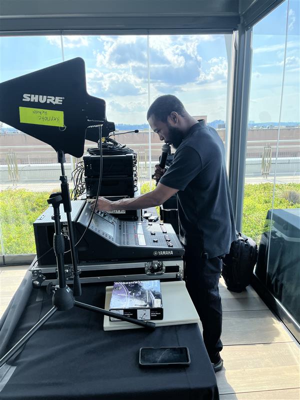 keynote_event's tweet photo. It’s always a great day when we get to work at one of our favorite venues! The Spy Museum 🕵️‍♀️ They don’t just have cool gadgets, they have beautiful rooftop terraces with city skyline views for your next event!
.
.
.
.
.
.
.
.
#corporateevents #audiovisual #eventsdc #eventplanning https://t.co/QD0H8hsy9u