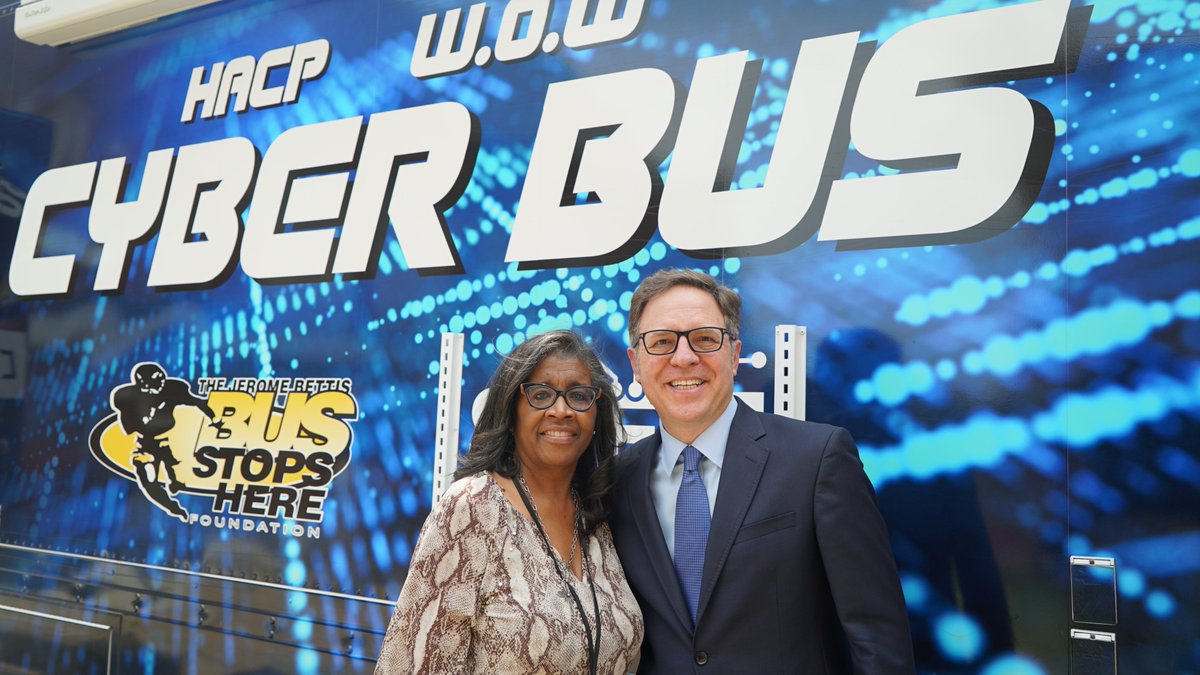 HACP1's tweet image. Today, HACP had the pleasure of attending the 
@NTIAgov Digital Equity Event at the Ammon Community Recreation Center. We had the opportunity to engage with Assistant Secretary of Commerce for Communications and Information and NTIA Administrator, Alan Davidson  (@abdavidson),…